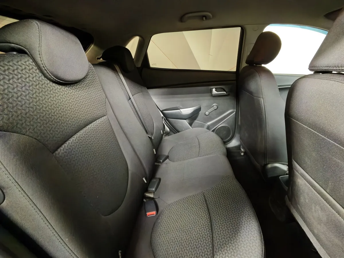 Kia Rio 1.4 AT (107 л.с.) Черный в АВИЛОН. Слайд №16