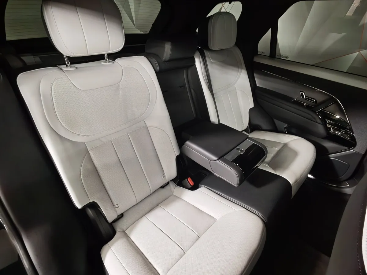 Land Rover Range Rover Sport 3.0 TDV6 AT AWD (249 л.с.) SE Черный в АВИЛОН. Слайд №16
