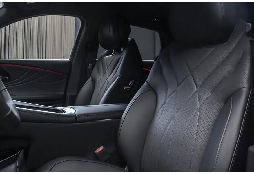 EXEED RX 2.0T DCT 4WD (197 л.с.) Urban Белый в АВИЛОН. Слайд №7