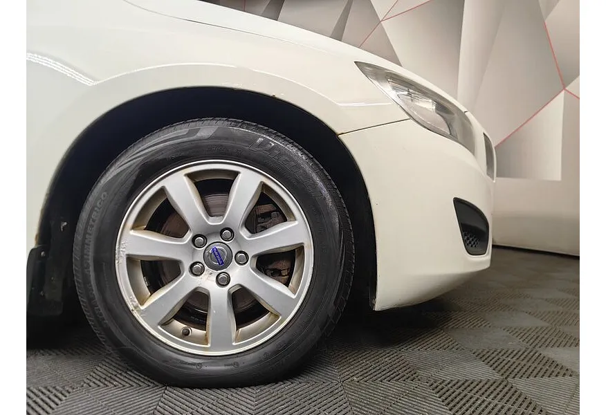 АВИЛОН - Volvo S60 1.6 T3 Turbo Powershift (150 л.с.) Momentum Белый - slide 14