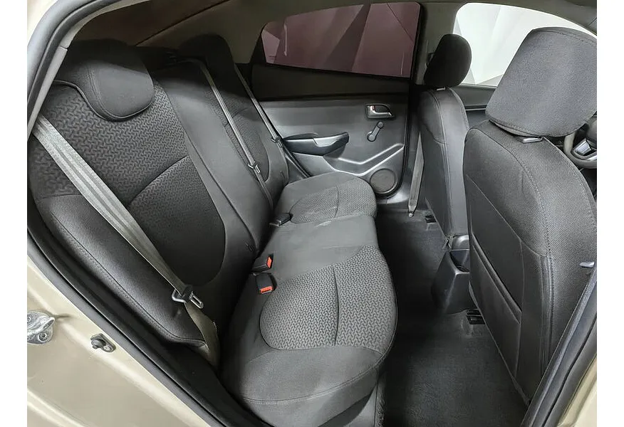 Kia Rio 1.4 MT (107 л.с.) Бежевый в АВИЛОН. Слайд №13