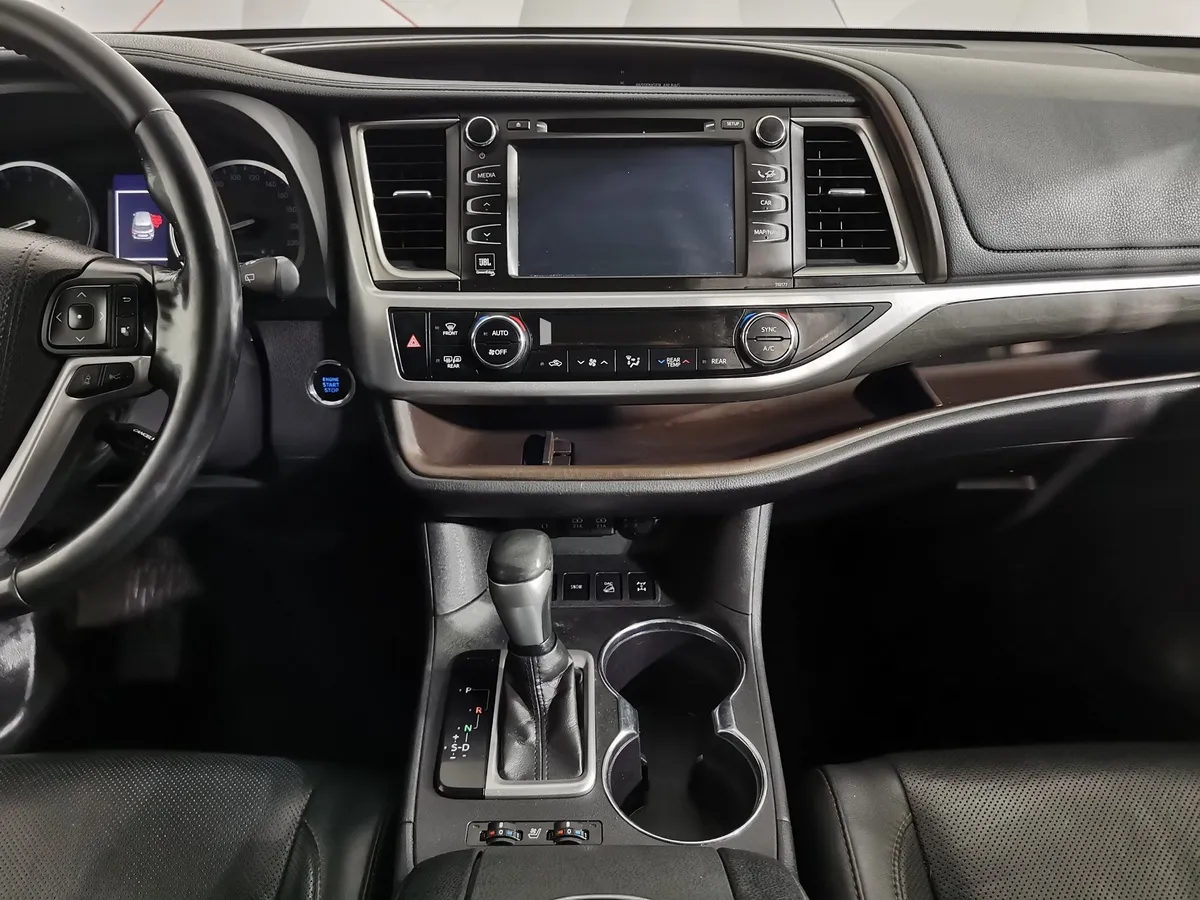 Toyota Highlander 3.5 AT AWD (249 л.с.) Престиж Красный в АВИЛОН. Слайд №14
