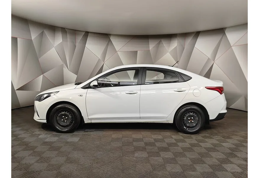 Hyundai Solaris 1.6 AT (123 л.с.) Active Plus Белый в АВИЛОН. Слайд №3