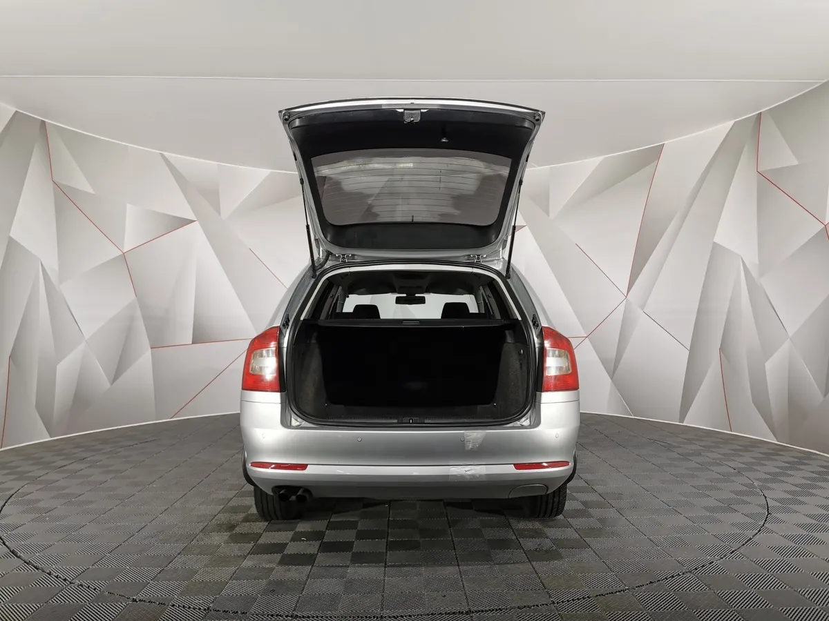 Skoda Octavia 1.8 TSI AT (152 л.с.) Elegance Серебристый в АВИЛОН. Слайд №11