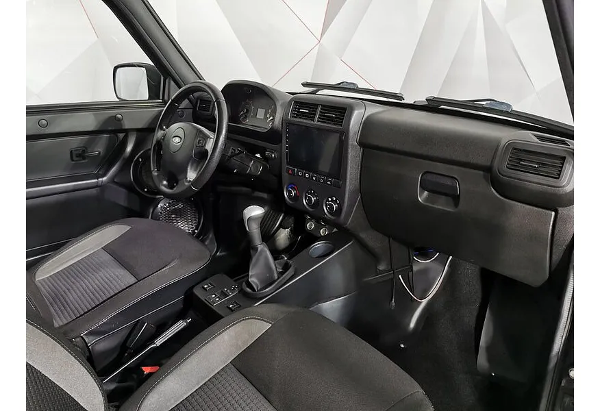 ВАЗ (Lada) 4x4 1.7 MT 8 кл. (Евро-4) (83 л.с.) Черный в АВИЛОН. Слайд №10