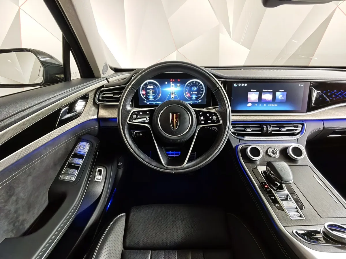 Hongqi H9 2.0T AT (245 л.с.) Делюкс двухцветный Черный в АВИЛОН. Слайд №20