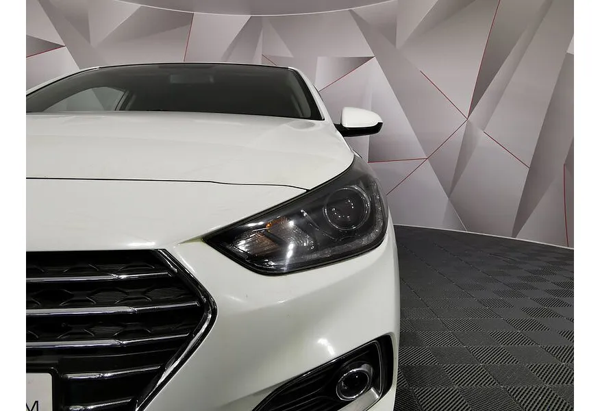 Hyundai Solaris 1.6 MT (123 л.с.) Family Белый в АВИЛОН. Слайд №10