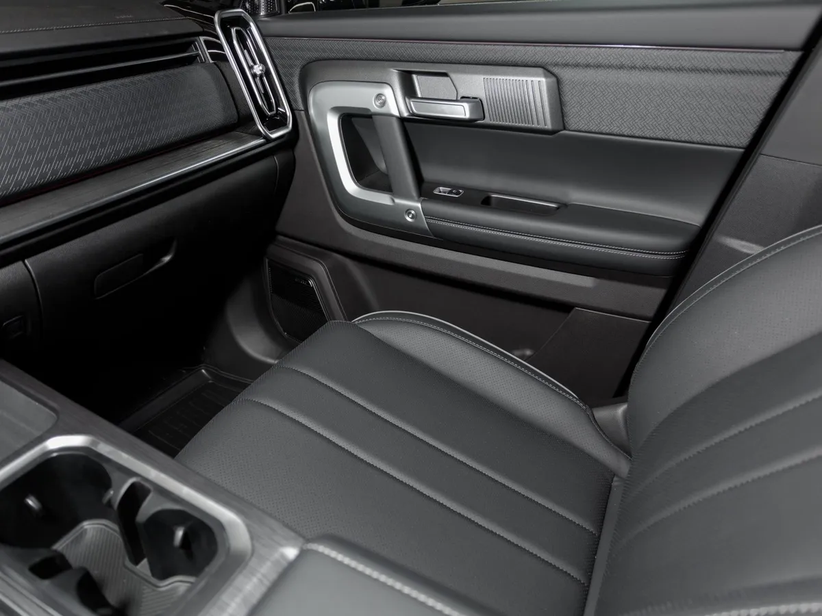 JAECOO J7 1.6T DCT FWD (150 л.с.) Актив Черный в АВИЛОН. Слайд №10