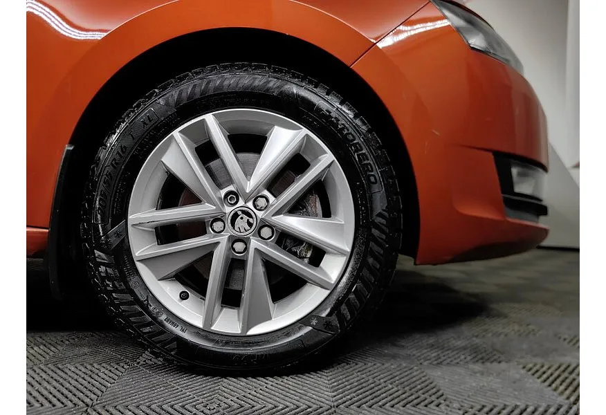 Skoda Rapid 1.6 AT (110 л.с.) Active Оранжевый в АВИЛОН. Слайд №9