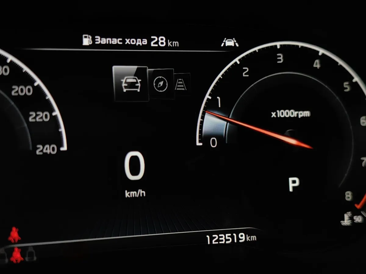 Kia Ceed 1.4 T-GDI AMT (140 л.с.) Premium Plus Серый в АВИЛОН. Слайд №17