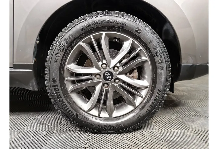 Hyundai ix35 2.0 AT 4WD (150 л.с.) Travel Коричневый в АВИЛОН. Слайд №9