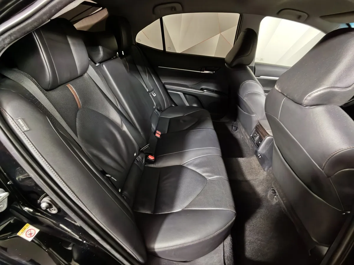 Toyota Camry 2.5 AT (181 л.с.) Черный в АВИЛОН. Слайд №16