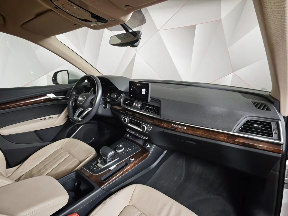 Audi Q5 2.0 TFSI S tronic quattro (249 л.с.) Design Белый в АВИЛОН. Слайд №12