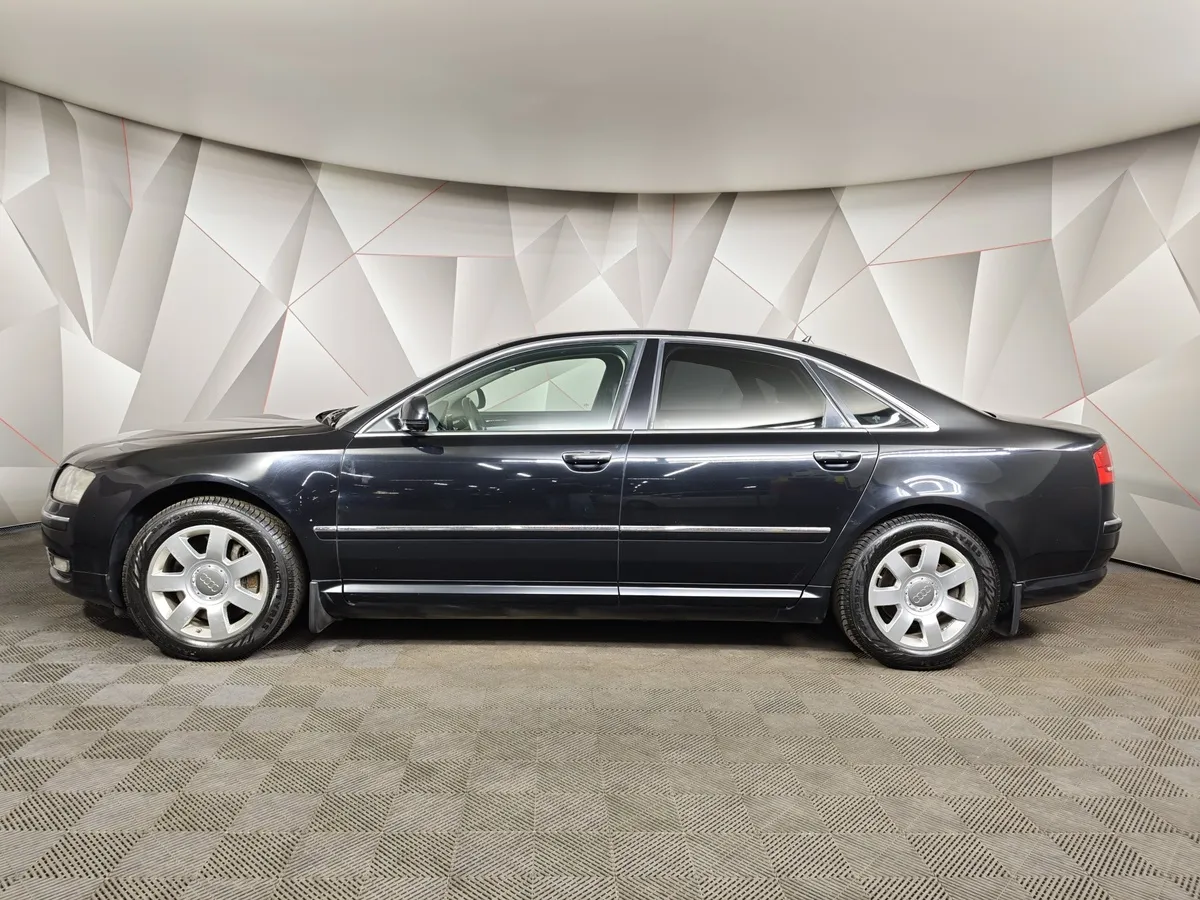 Audi A8 4.2 FSI quattro tiptronic (372 л.с.) Черный в АВИЛОН. Слайд №5