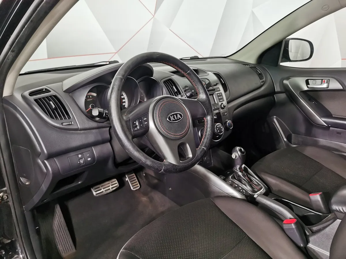Kia Cerato 1.6 AT (126 л.с.) Черный в АВИЛОН. Слайд №17