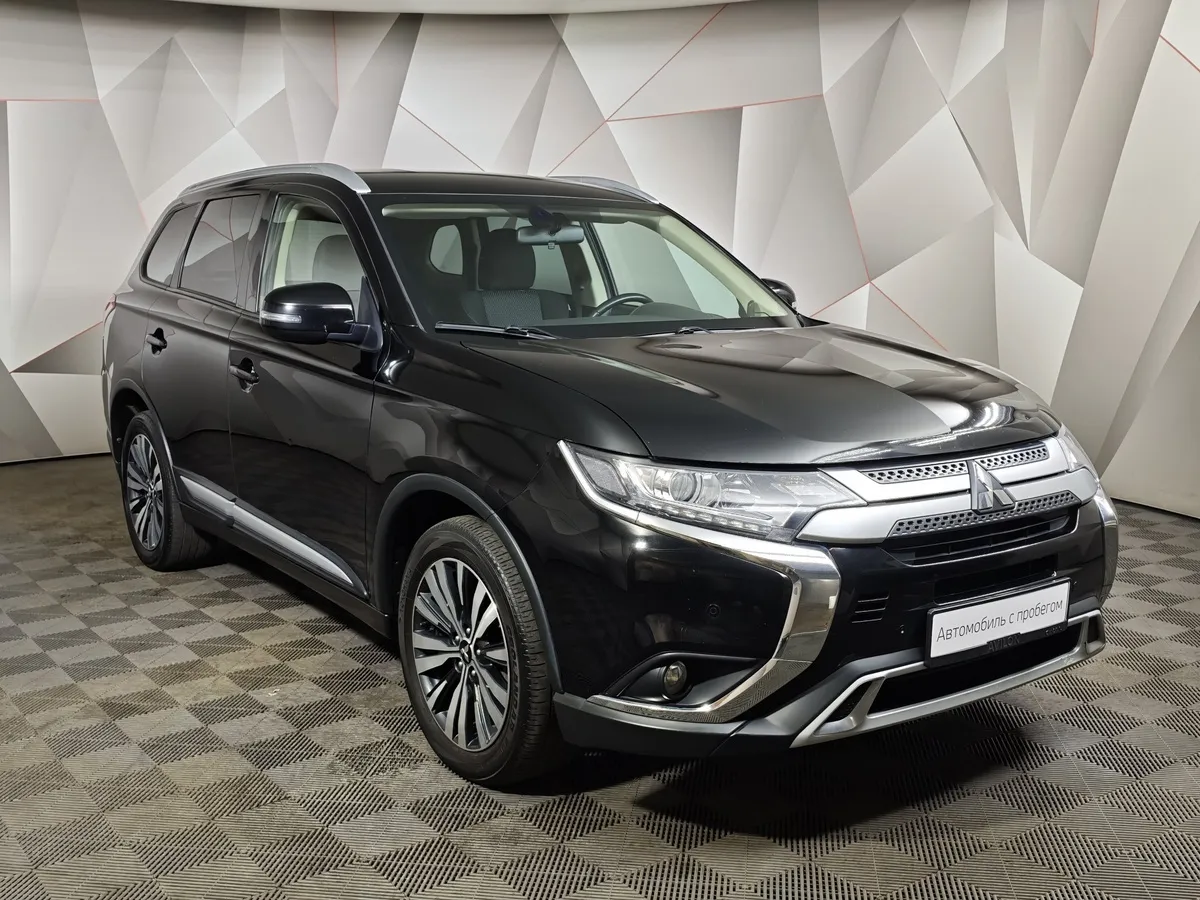 Mitsubishi Outlander 2.0 CVT (146 л.с.) Invite Черный в АВИЛОН. Слайд №3