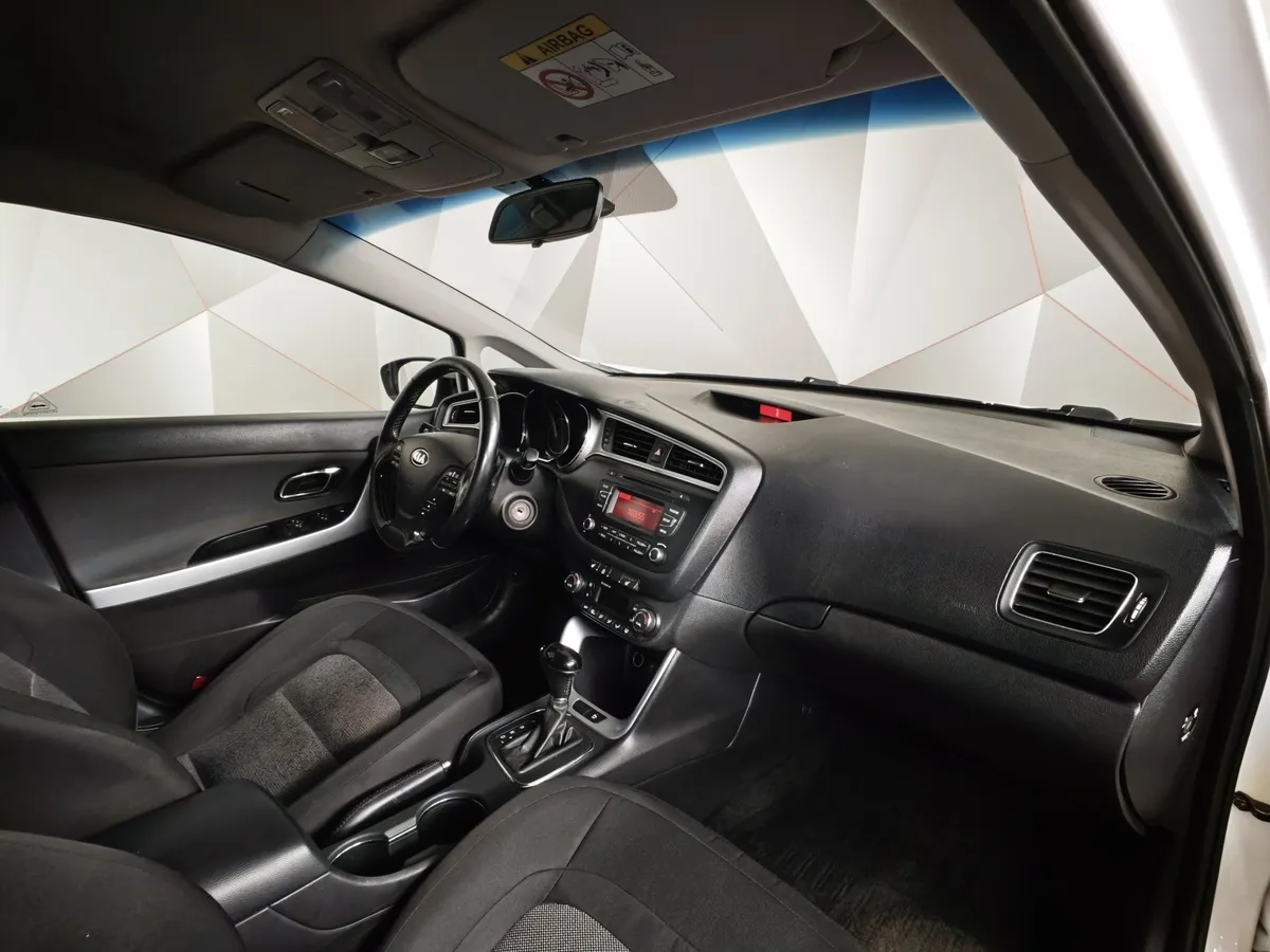 Kia Ceed 1.6 AT (129 л.с.) Luxe Белый в АВИЛОН. Слайд №11