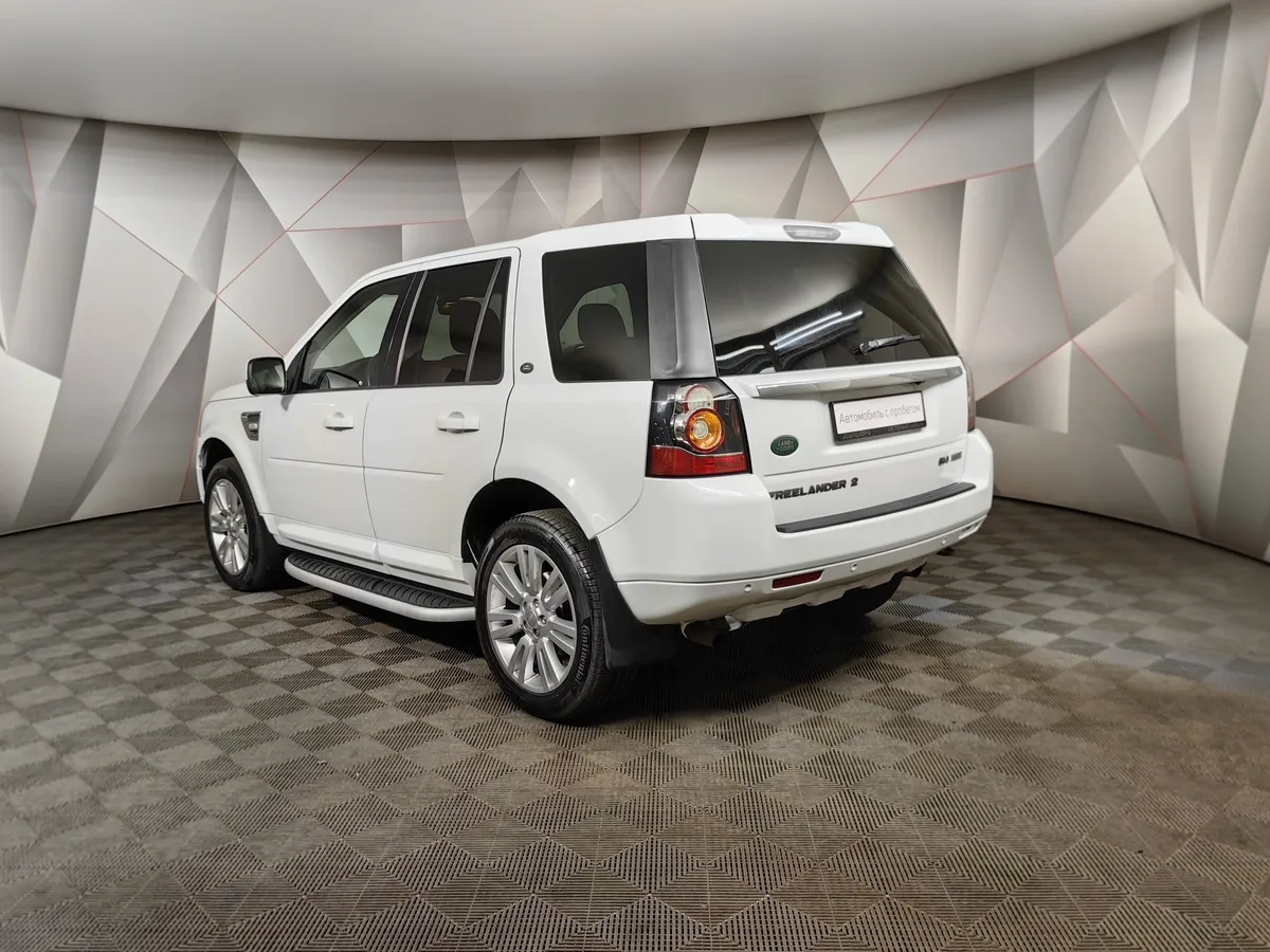 Land Rover Freelander 2.0 Si4 AT 4WD (240 л.с.) HSE Белый в АВИЛОН. Слайд №4