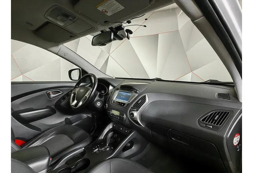 АВИЛОН - Hyundai ix35 2.0 AT 4WD (150 л.с.) Comfort Белый - slide 9