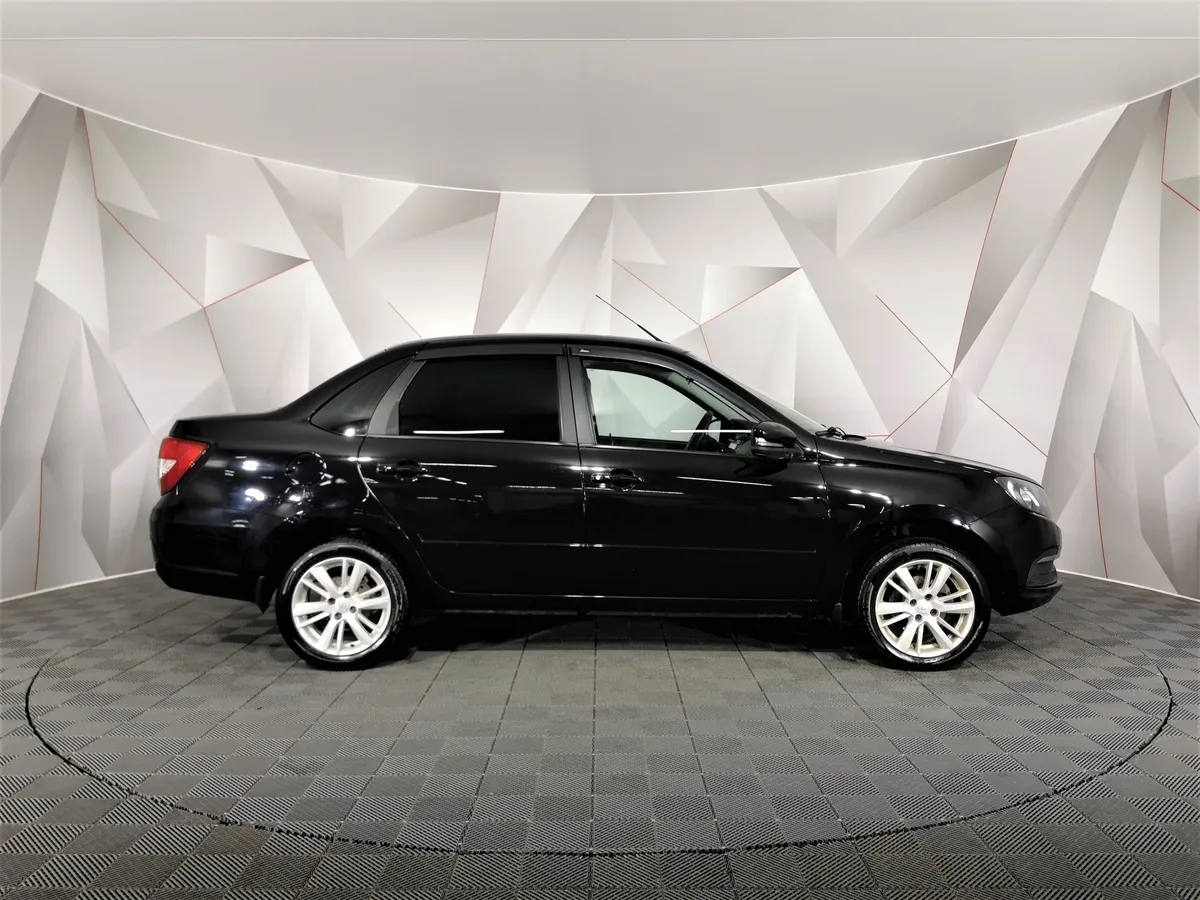 ВАЗ (Lada) Granta 1.6 MT 16кл (98 л.с.) Черный в АВИЛОН. Слайд №6