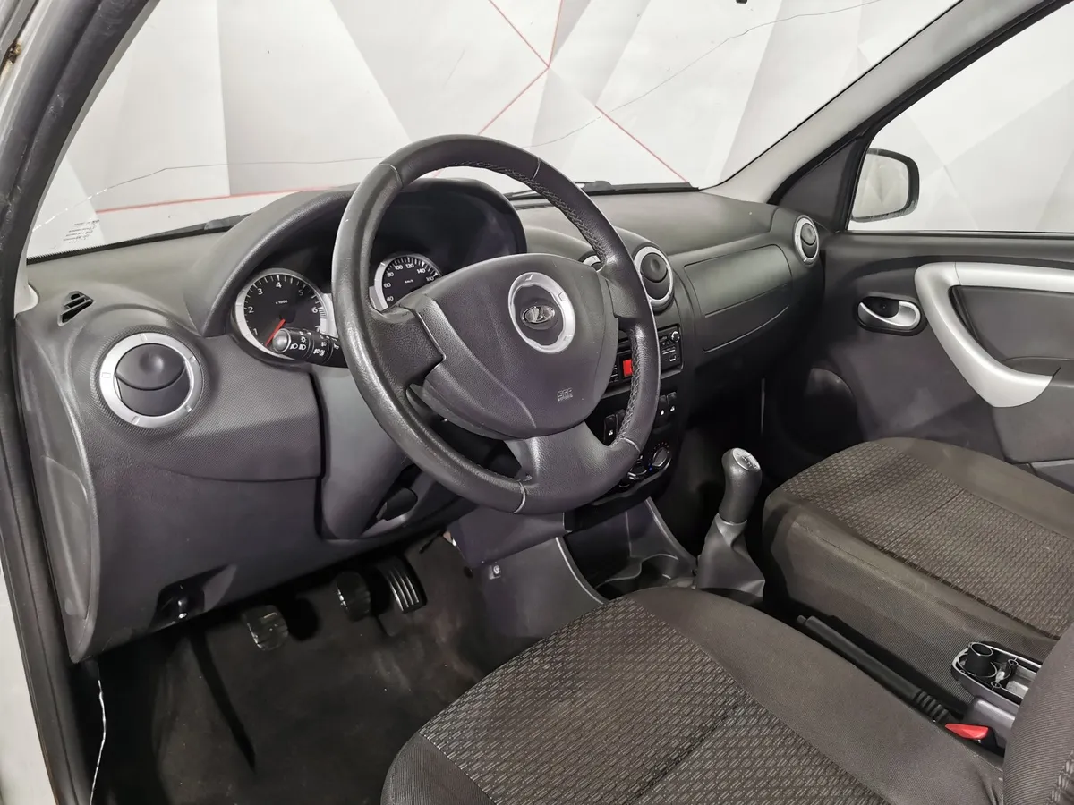 ВАЗ (Lada) Largus 1.6 MT 16 кл (5 мест) (102 л.с.) Белый в АВИЛОН. Слайд №18