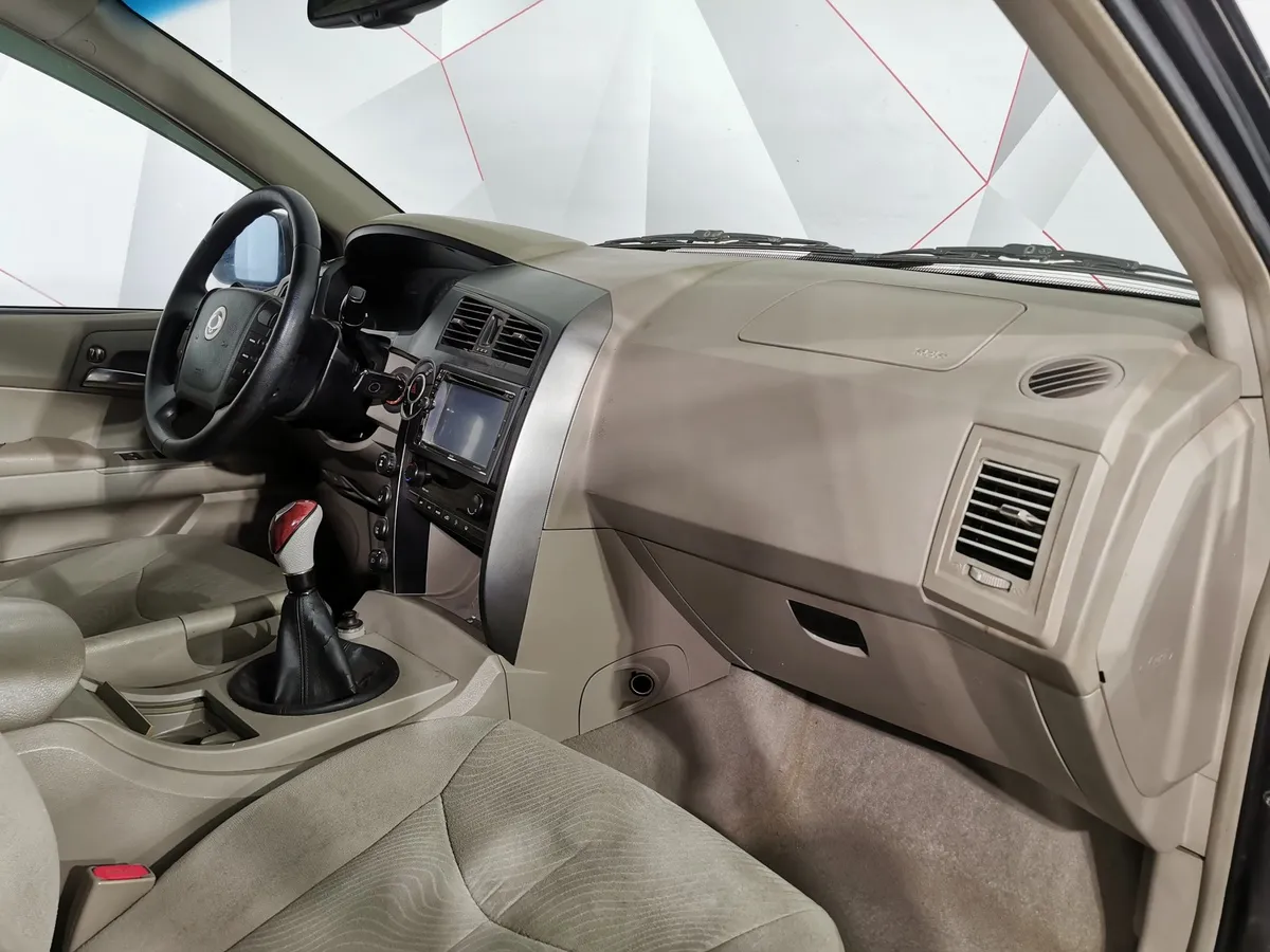 SsangYong Kyron 2.0 Xdi MT 4WD (141 л.с.) Черный в АВИЛОН. Слайд №10