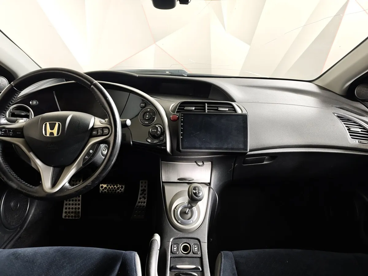 Honda Civic 1.8 I-SHIFT (140 л.с.) Черный в АВИЛОН. Слайд №12