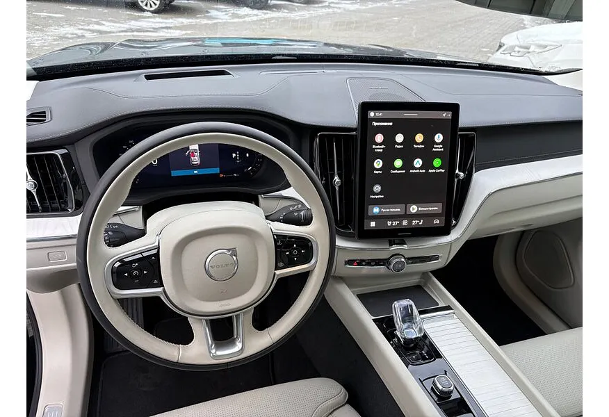 Volvo XC60 2.0 B5 8AT AWD (250 л.с.) Ultra Dark Черный в АВИЛОН. Слайд №7