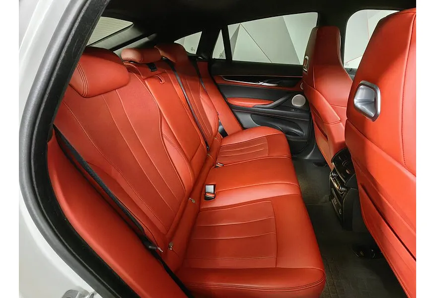 BMW X6 M 4.4 xDrive Steptronic (575 л.с.) Белый в АВИЛОН. Слайд №14