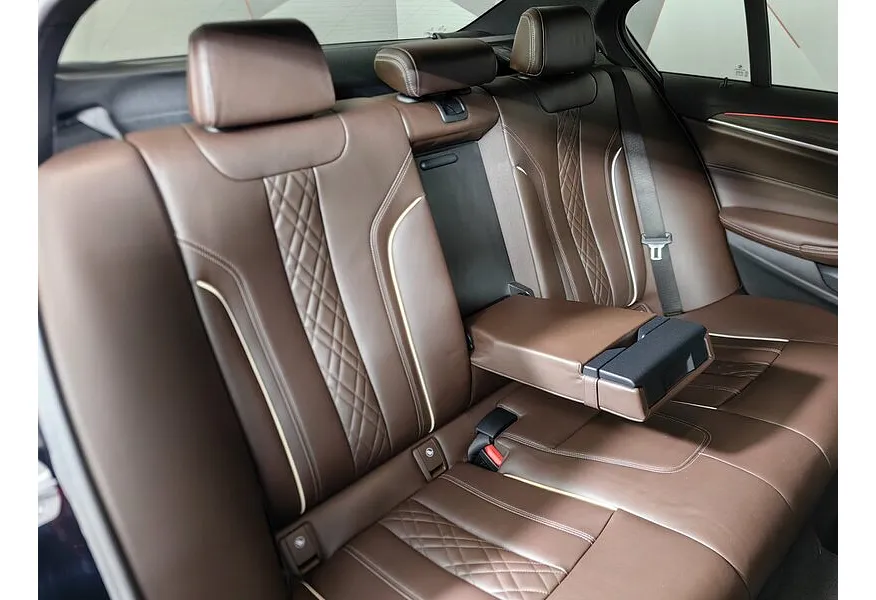 BMW 5 серия 530d xDrive Steptronic (249 л.с.) M Sport Pro Черный в АВИЛОН. Слайд №14