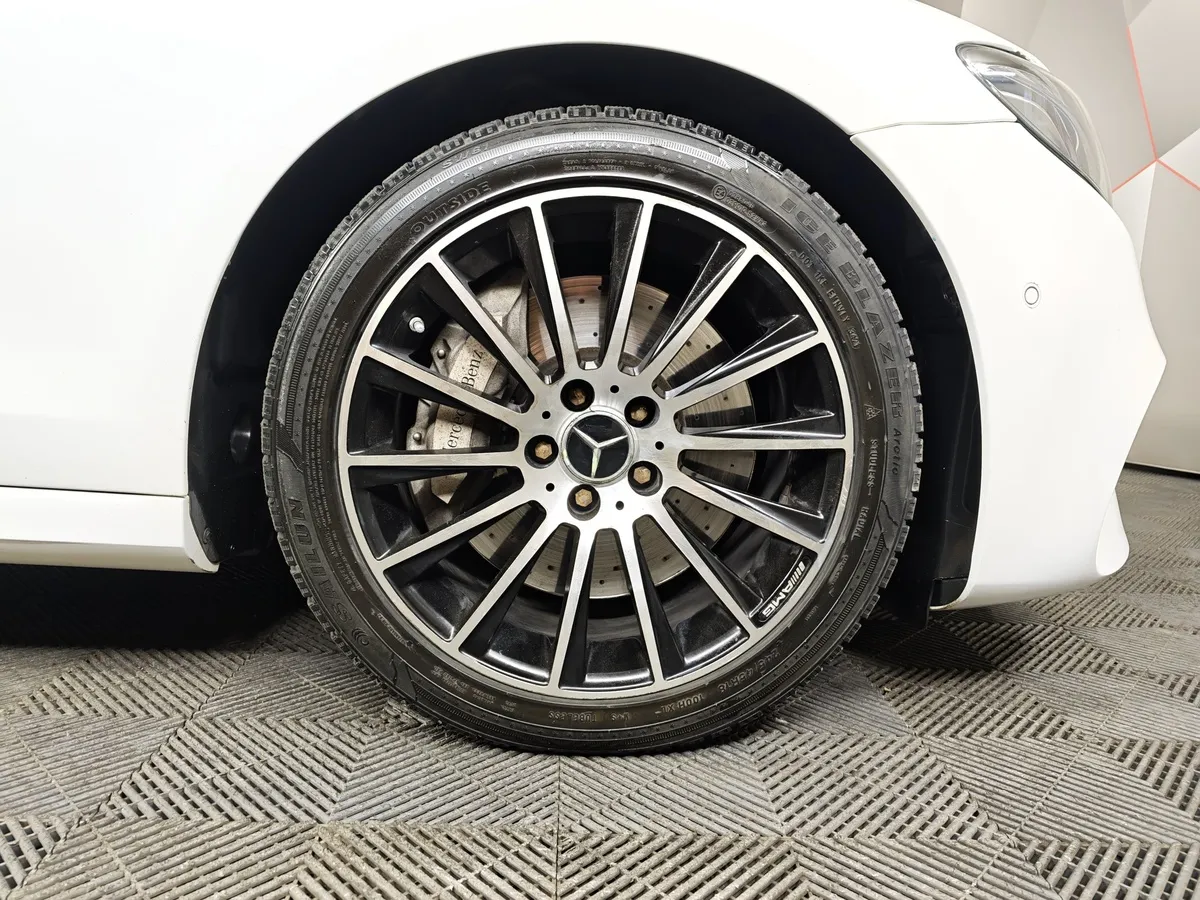 Mercedes-Benz E-Класс E 300 9G-TRONIC (245 л.с.) Sport Plus Белый в АВИЛОН. Слайд №9