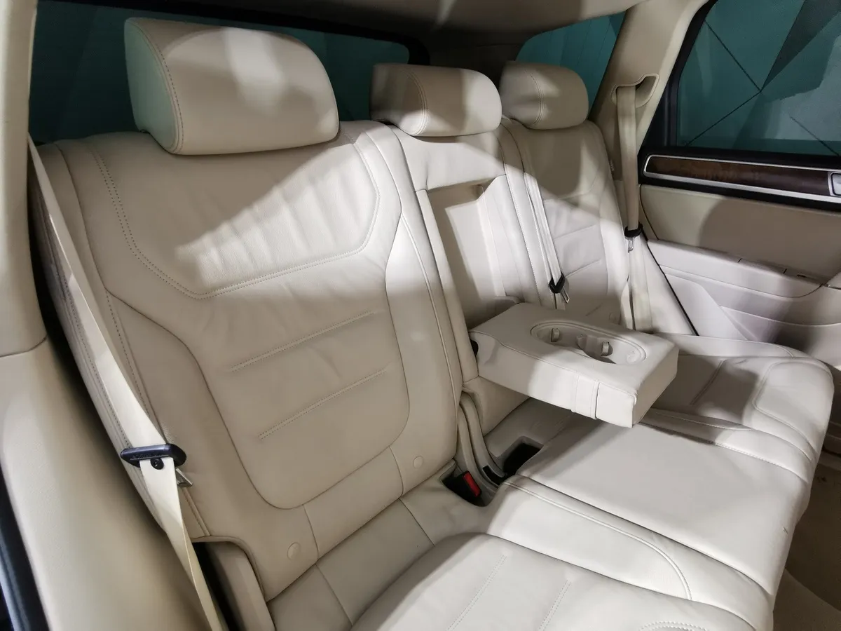 Volkswagen Touareg 3.6 FSI Tiptronic 4Motion (249 л.с.) V6 FSI Синий в АВИЛОН. Слайд №15