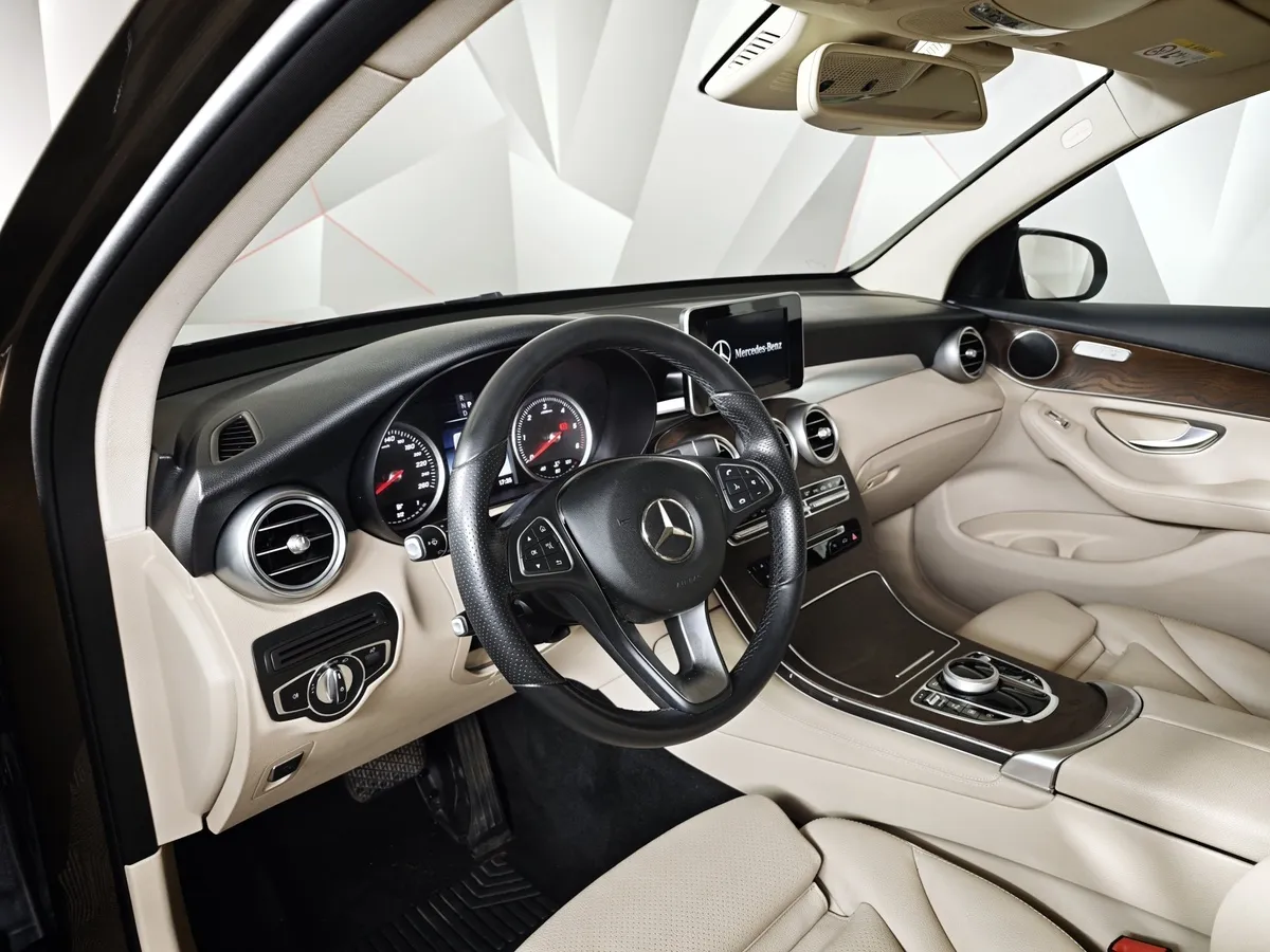 Mercedes-Benz GLC 220 d 9G-TRONIC 4MATIC (170 л.с.) Особая серия Коричневый в АВИЛОН. Слайд №18