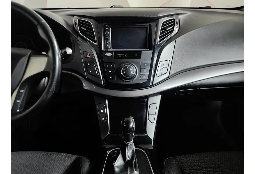 АВИЛОН - Hyundai i40 2.0 AT (150 л.с.) Comfort Черный - slide 10