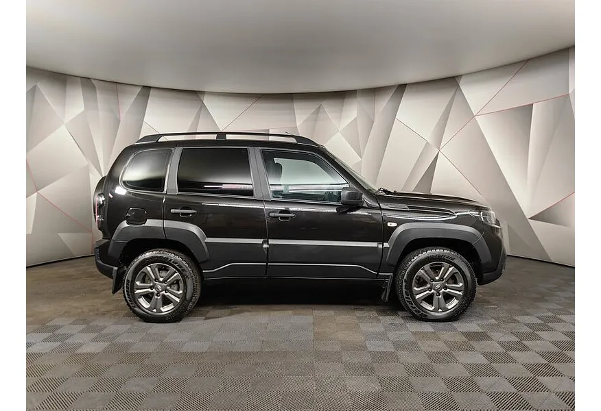 ВАЗ (Lada) Niva 1.7 MT 4WD (80 л.с.) Black Черный в АВИЛОН. Слайд №4