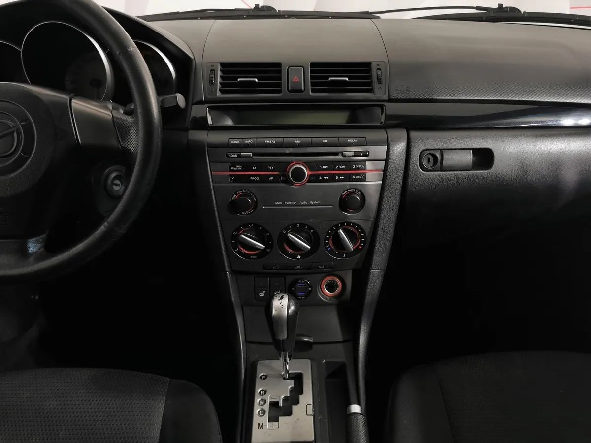 Mazda 3 1.6 AT (105 л.с.) Зеленый в АВИЛОН. Слайд №13