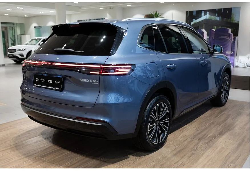 Geely EX5 EM-i 1.5 PHEV DHT FWD (218 л.с.) Max Синий в АВИЛОН. Слайд №8