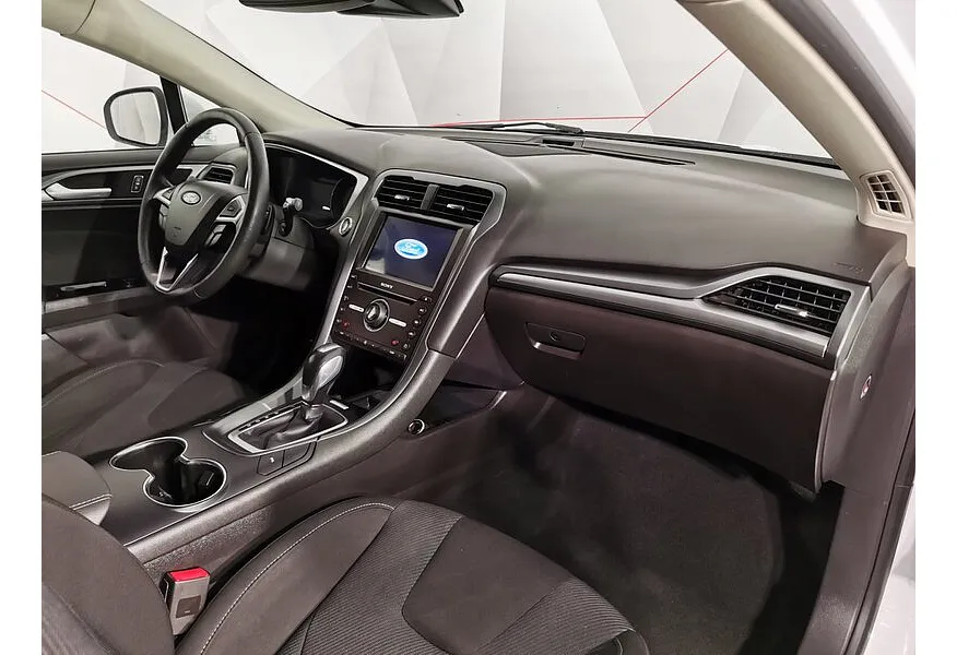 Ford Mondeo 2.5 AT (149 л.с.) Trend Белый в АВИЛОН. Слайд №12