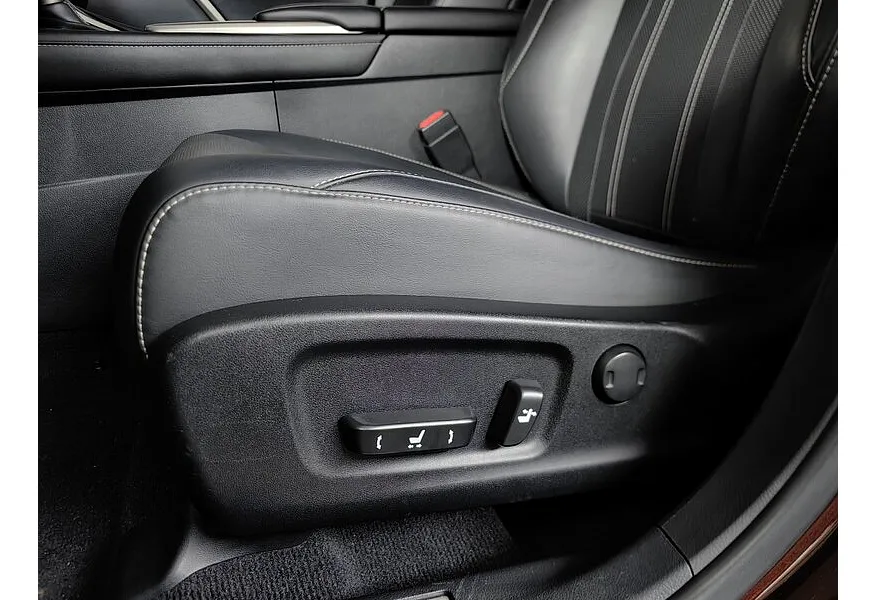 Lexus RX 2.0 AT AWD (238 л.с.) Executive Коричневый в АВИЛОН. Слайд №21