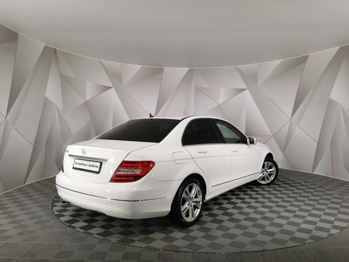 Mercedes-Benz C-Класс C 180 7G-Tronic Plus (156 л.с.) Белый в АВИЛОН. Слайд №2