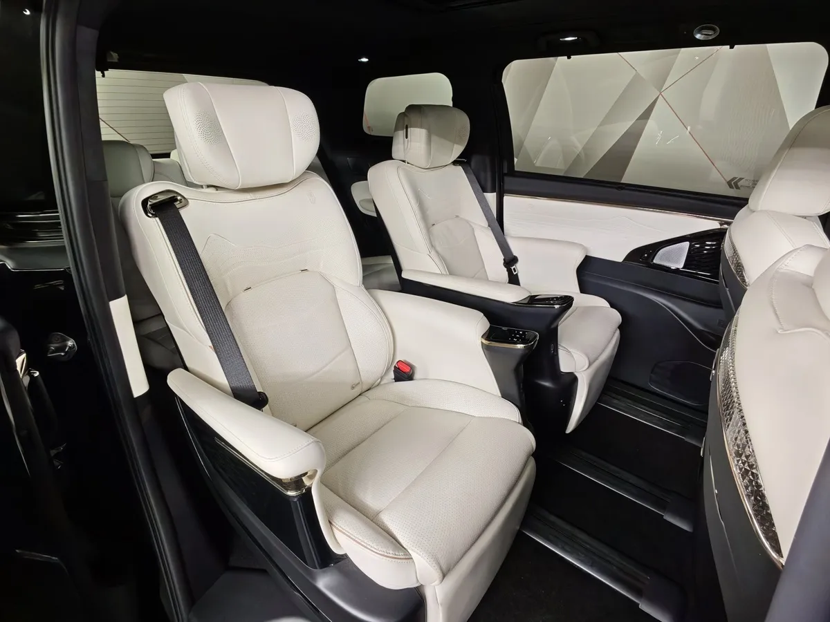 GAC M8 Master series 400T 2.0T AT (232 л.с.) Flagship Edition Черный в АВИЛОН. Слайд №17