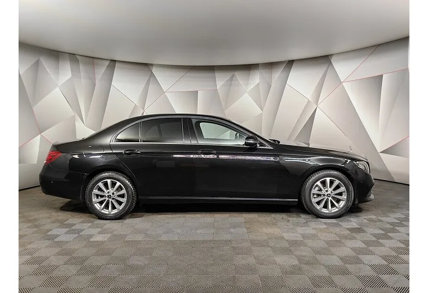Mercedes-Benz E-Класс E 200 9G-TRONIC (197 л.с.) Черный в АВИЛОН. Слайд №6