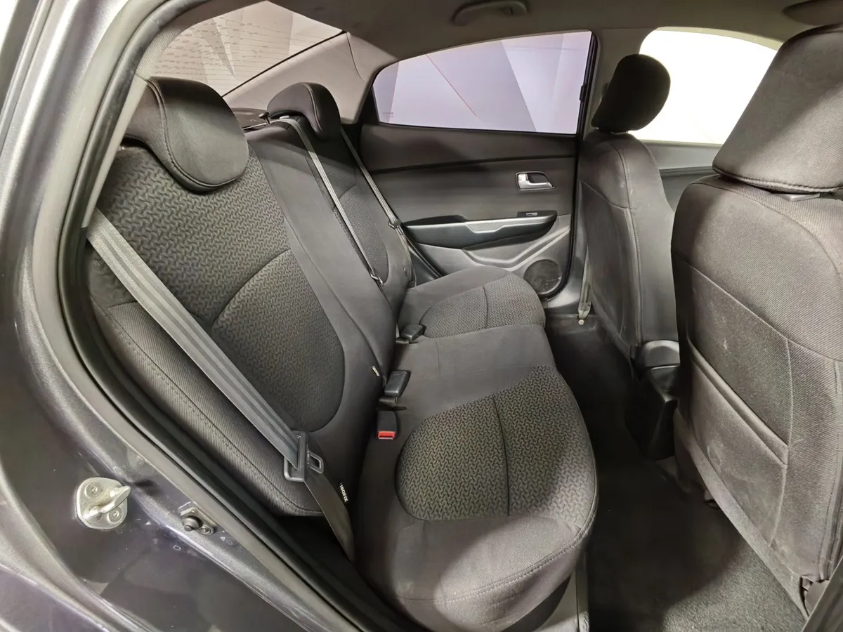 Kia Rio 1.6 MT (123 л.с.) Серый в АВИЛОН. Слайд №15