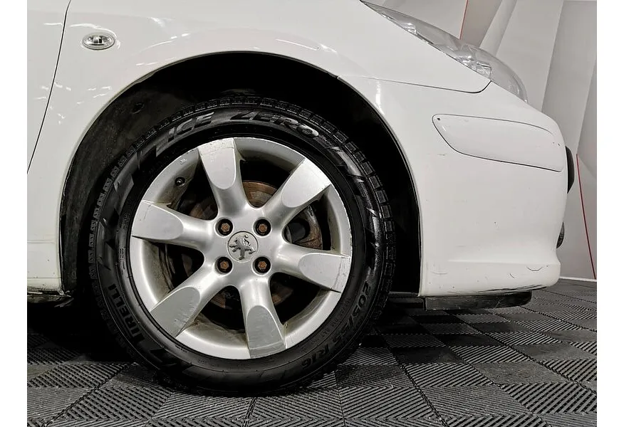 Peugeot 307 1.6 AT (110 л.с.) Белый в АВИЛОН. Слайд №9