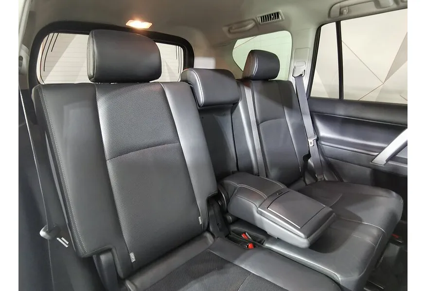 АВИЛОН - Toyota Land Cruiser Prado 2.8 D AT 4WD (5 мест) (177 л.с.) Комфорт Белый - slide 8
