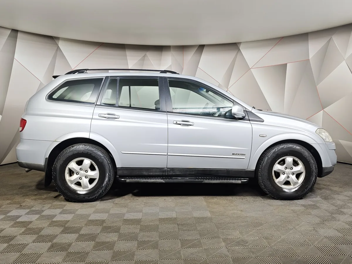 SsangYong Kyron 2.0 Xdi MT 4WD (141 л.с.) Серебристый в АВИЛОН. Слайд №6