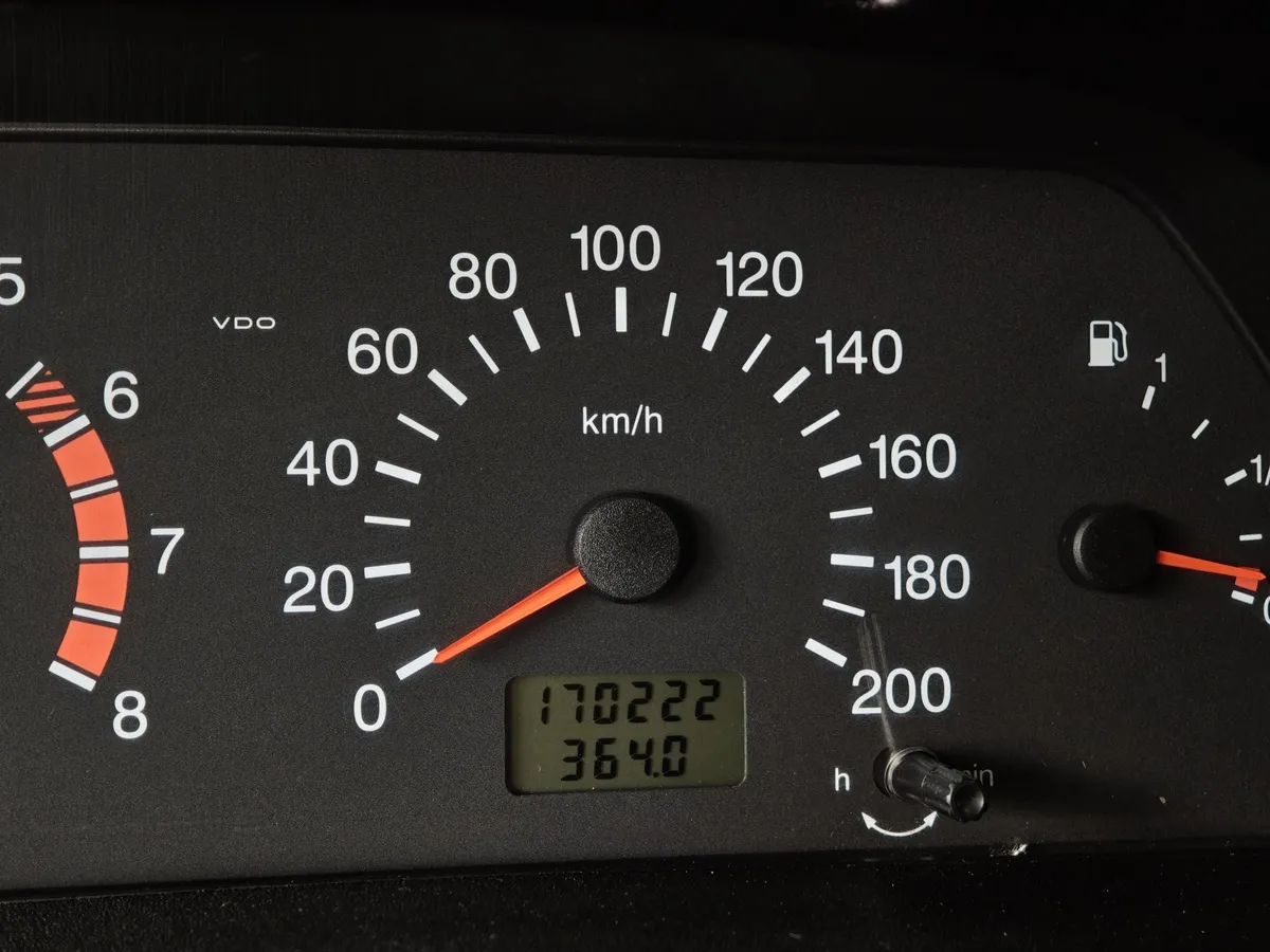 Chevrolet Niva 1.7 MT (80 л.с.) Серый в АВИЛОН. Слайд №17
