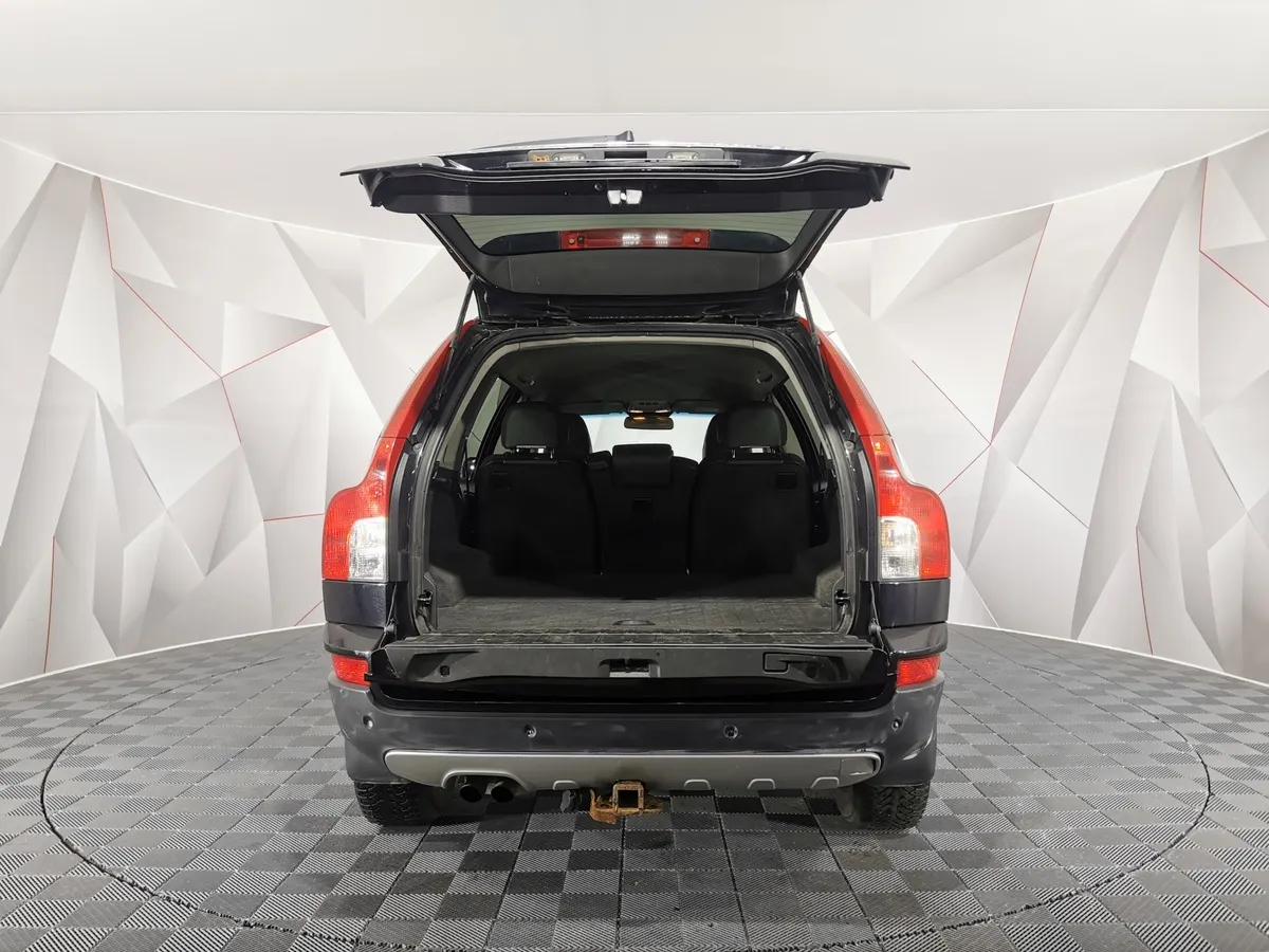 Volvo XC90 2.5 T5 Geartronic AWD (5 мест) (210 л.с.) Черный в АВИЛОН. Слайд №10