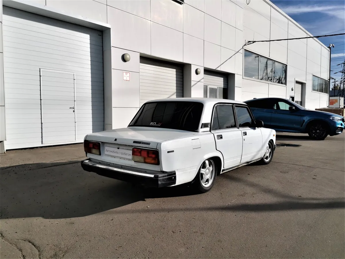ВАЗ (Lada) 2107 21074 MT (75 л.с.) Белый в АВИЛОН. Слайд №2