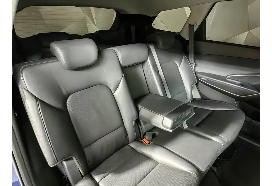Hyundai Santa Fe 2.2 CRDi AT 4WD (200 л.с.) Family Синий в АВИЛОН. Слайд №17